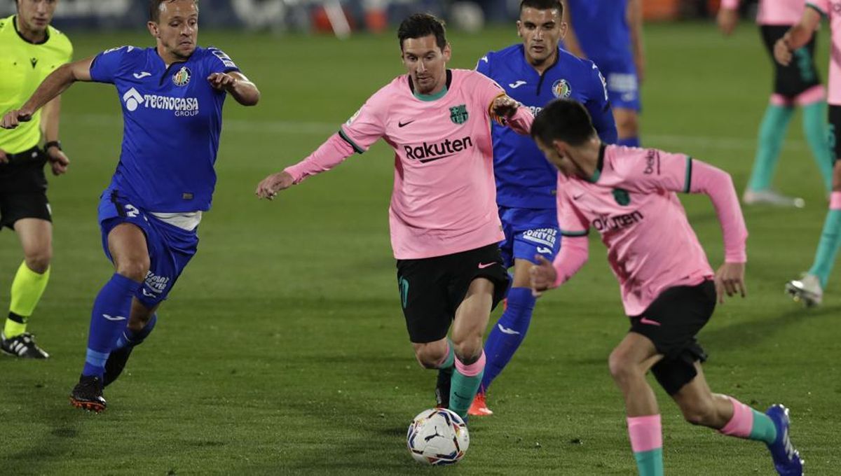 Messi no encontró portería durante el partido de ida en el Coliseum. Messi no encontró portería durante el partido de ida en el Coliseum.