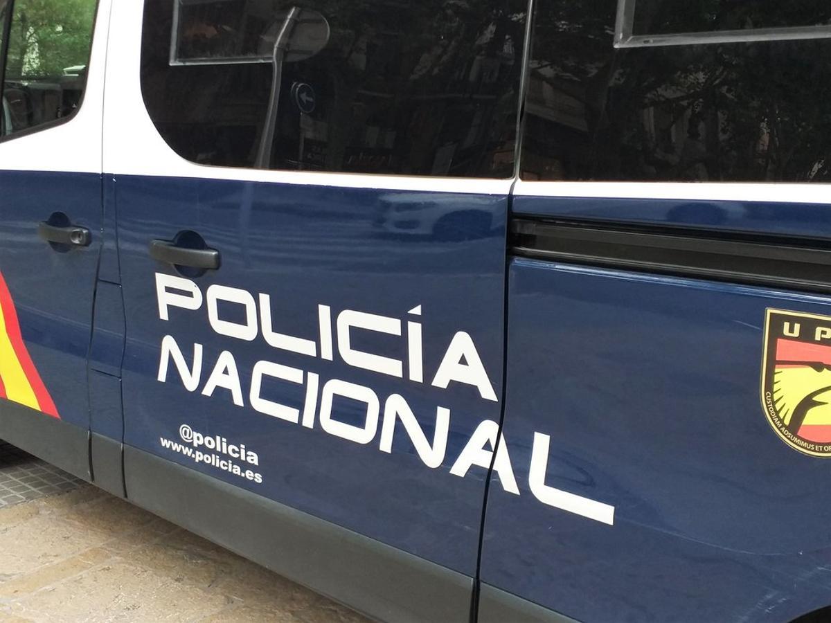 12/06/2019 Furgoneta de la Policia Nacional.