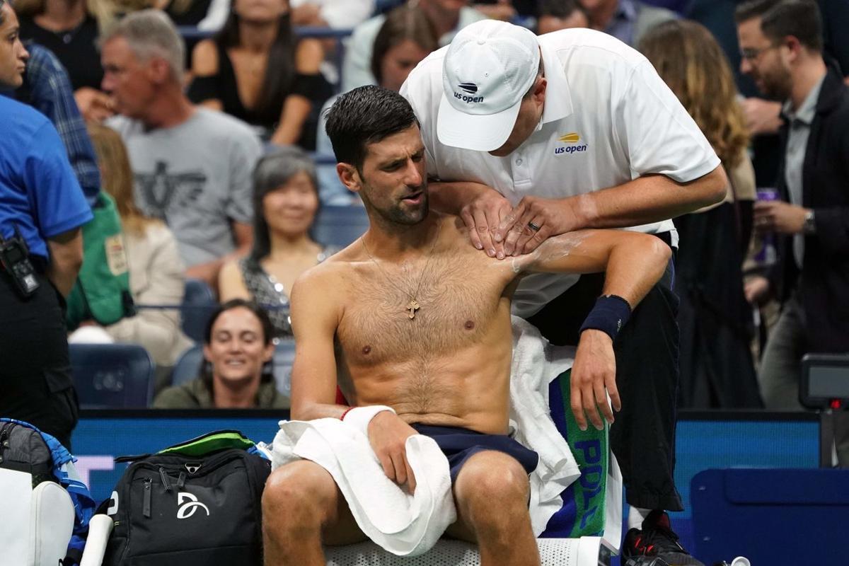 Djokovic Y Federer Superan La Segunda Ronda Del US Open Con Problemas