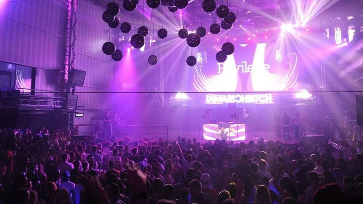 Madrid i Euskadi amenacen d’incomplir el pla per a l’hostaleria i les discoteques Madrid i Euskadi amenacen d’incomplir el pla per a l’hostaleria i les discoteques