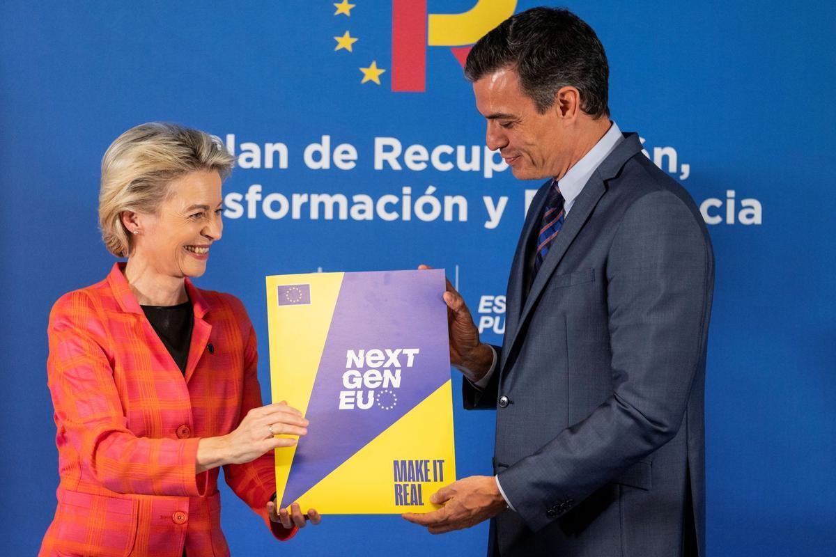 La presidenta de la Comisión Europea, Ursula von der Leyen, y el presidente del Gobierno, Pedro Sánchez, durante su comparecencia conjunta el pasado mes de junio. La presidenta de la Comisión Europea, Ursula von der Leyen, y el presidente del Gobierno, Pedro Sánchez, durante su comparecencia conjunta el pasado mes de junio.