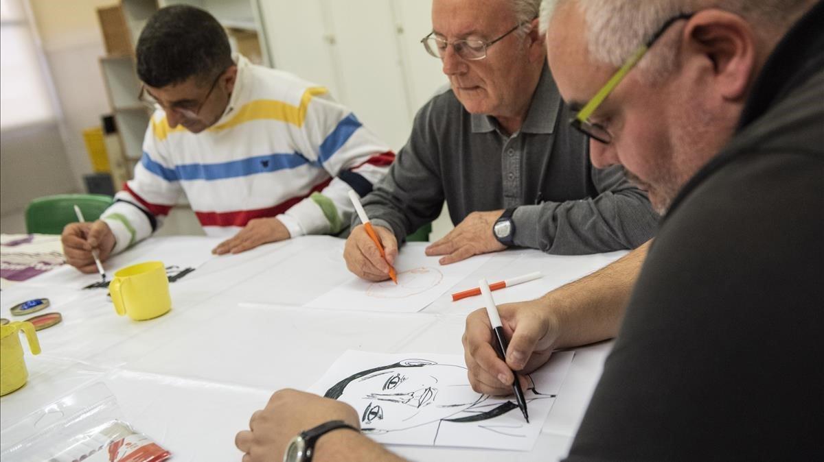 APTITUDES EN ALZA.Asistentes al taller de dibujo organizados por Salut Mental Ponent.
