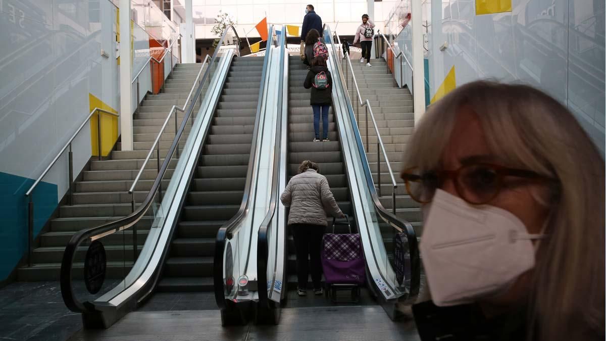 Compras en el centro comercial Glòries, en Barcelona. Compras en el centro comercial Glòries, en Barcelona.