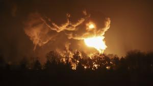Rusia bombardea depósito de almacenamiento de petróleo en Ucrania