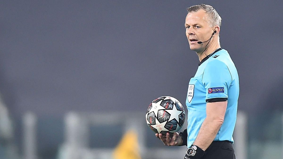 Bjorn Kuipers, en el Juventus-Oporto de los octavos de final de la pasada edición de la Liga de Campeones (20-21). Bjorn Kuipers, en el Juventus-Oporto de los octavos de final de la pasada edición de la Liga de Campeones (20-21).