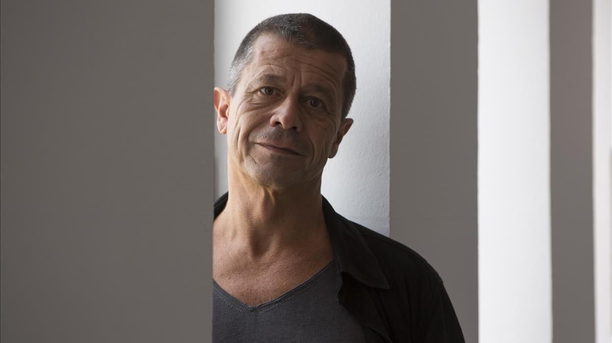 El escritor y director de cine francés Emmanuel Carrère. El escritor y director de cine francés Emmanuel Carrère.