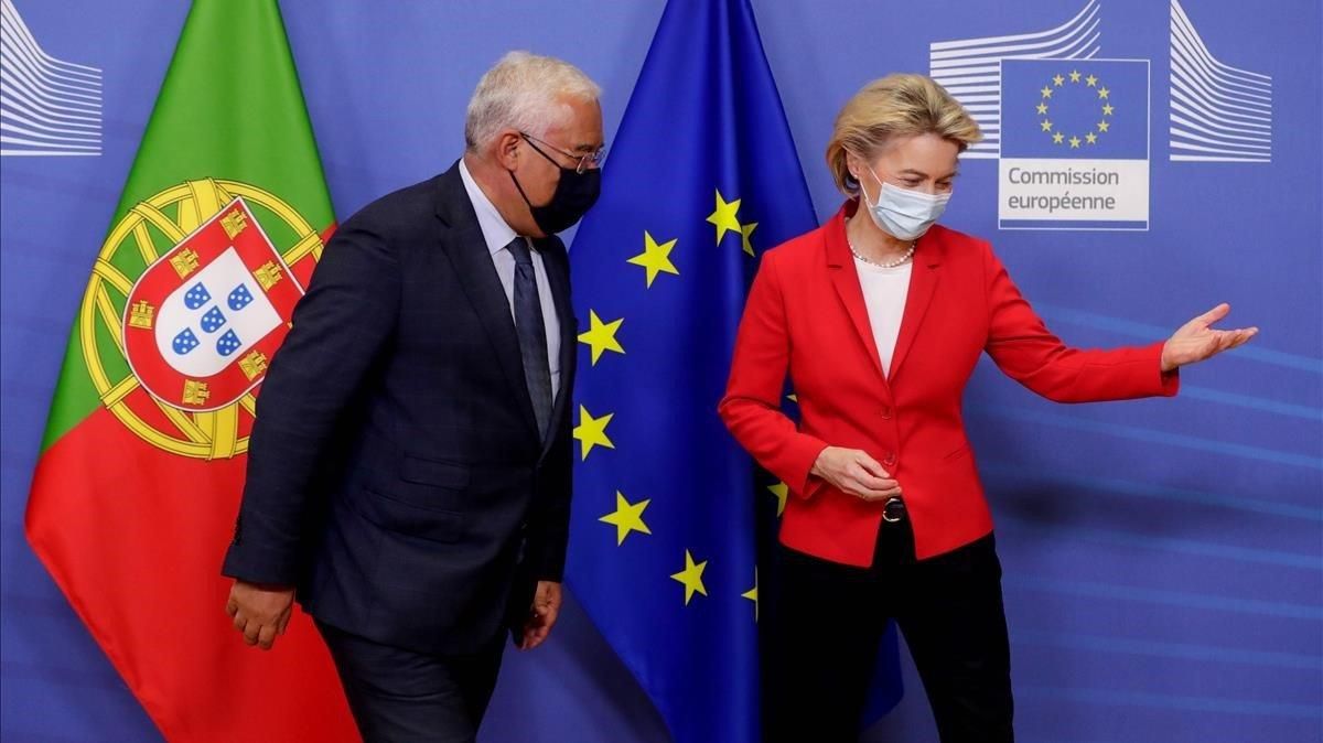 La presidenta de la Comisión, Ursula Von der Leyen, y el primer ministro portugués, António Costa, este martes en Bruselas. La presidenta de la Comisión, Ursula Von der Leyen, y el primer ministro portugués, António Costa, este martes en Bruselas.