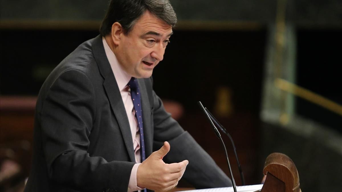 Aitor Esteban, portavoz del PNV, en el debate de pensiones del miércoles en el Congreso de los Diputados. Aitor Esteban, portavoz del PNV, en el debate de pensiones del miércoles en el Congreso de los Diputados.