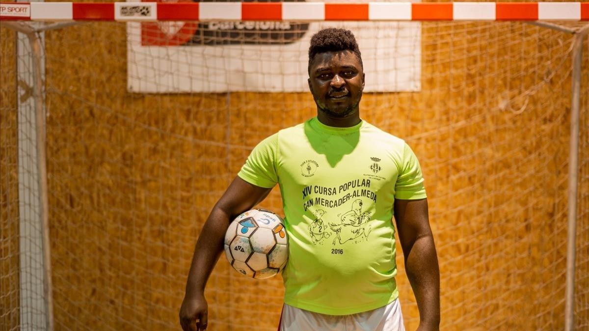 Yacouba Conde, uno de los participantes del proyecto sociodeportivo de Street Soccer Barcelona.