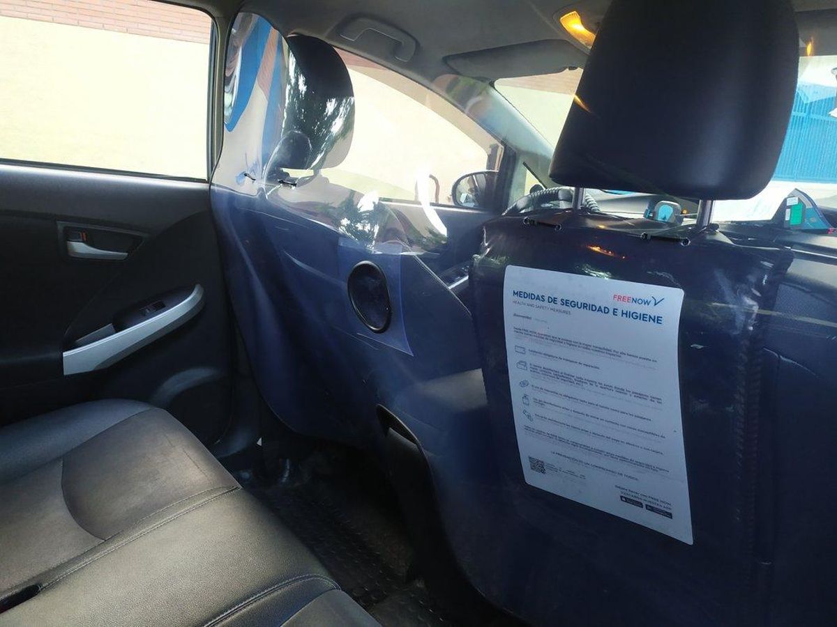 Taxi de FreeNow con mampara. Taxi de FreeNow con mampara.