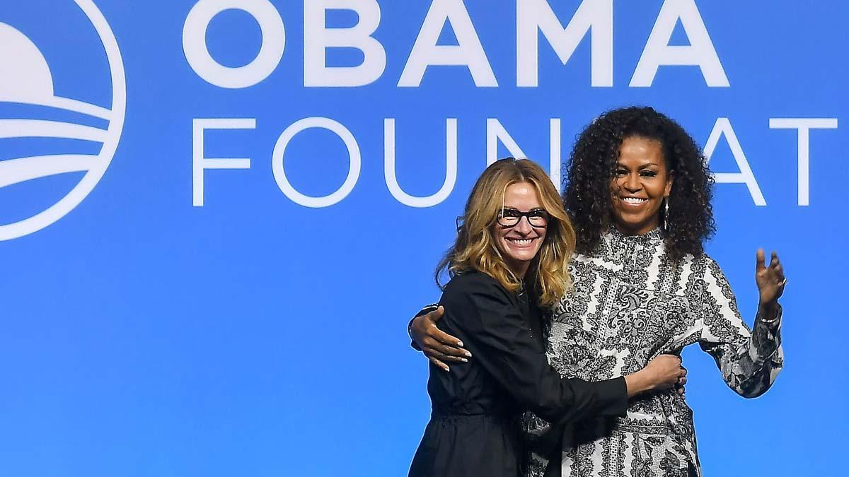 Michelle Obama y Julia Roberts ofrecen una charla en Malasia sobre feminismo.