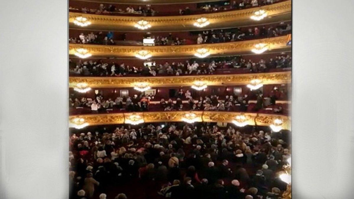 Gritos de Libertad Puigdemont en el Liceu. Gritos de Libertad Puigdemont en el Liceu.