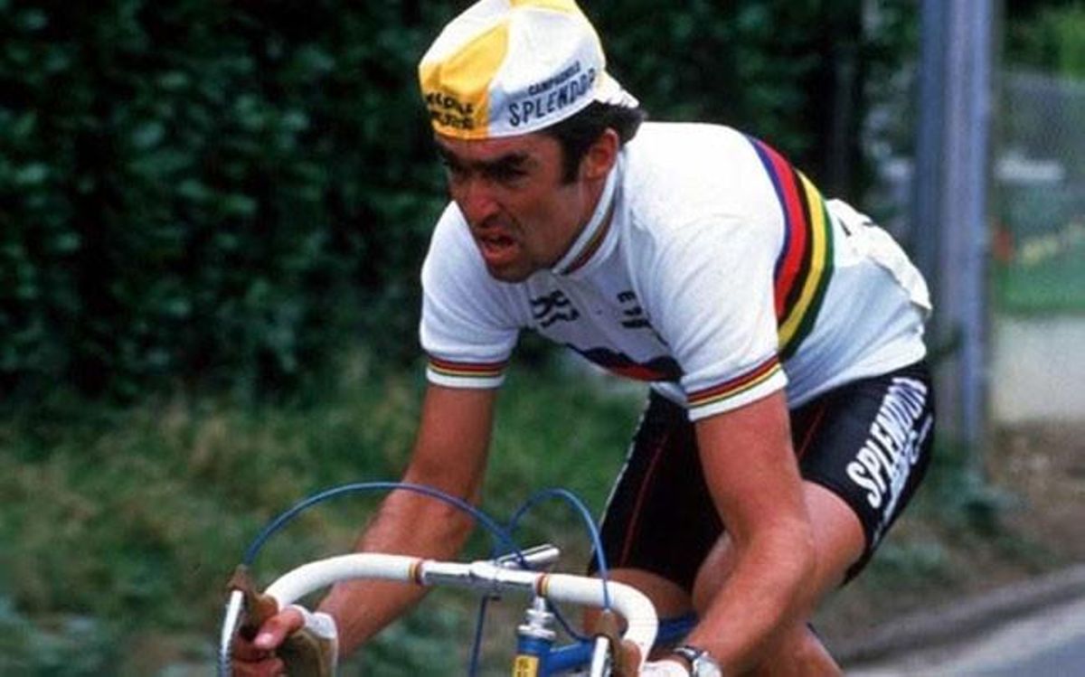 Claude Criquielion con el jersey arcoíris de campeón del mundo que consiguió en la prueba en ruta celebrada en Barcelona en 1984. Claude Criquielion con el jersey arcoíris de campeón del mundo que consiguió en la prueba en ruta celebrada en Barcelona en 1984.