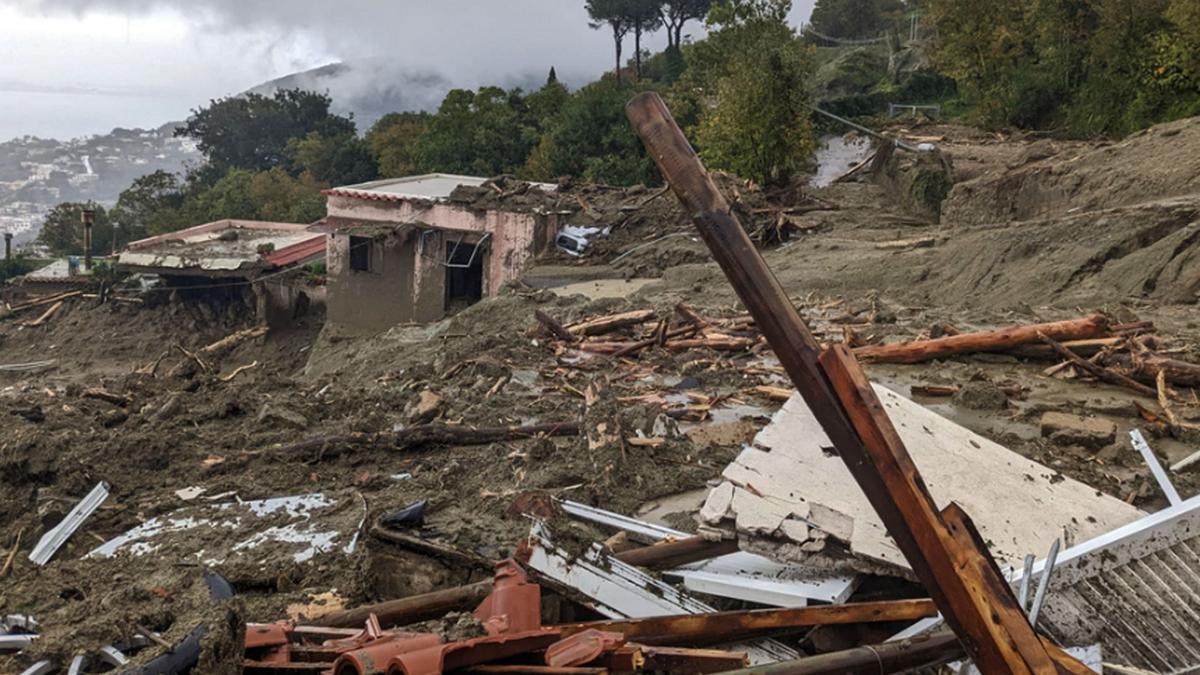 Una riada en la isla italiana de Ischia deja al menos una fallecida y una docena de desaparecidos