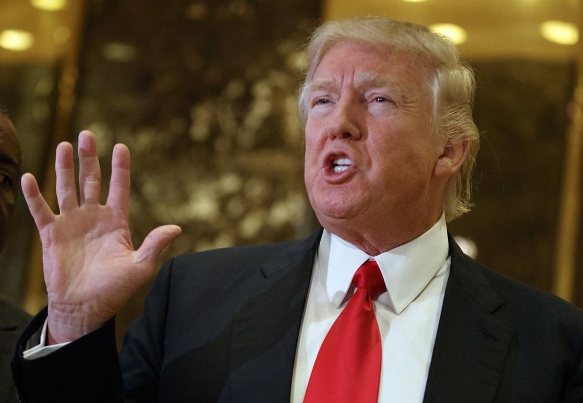 Donald Trump atiende a los medios a la entrada de la Trump Tower en Nueva York, el pasado viernes. Donald Trump atiende a los medios a la entrada de la Trump Tower en Nueva York, el pasado viernes.