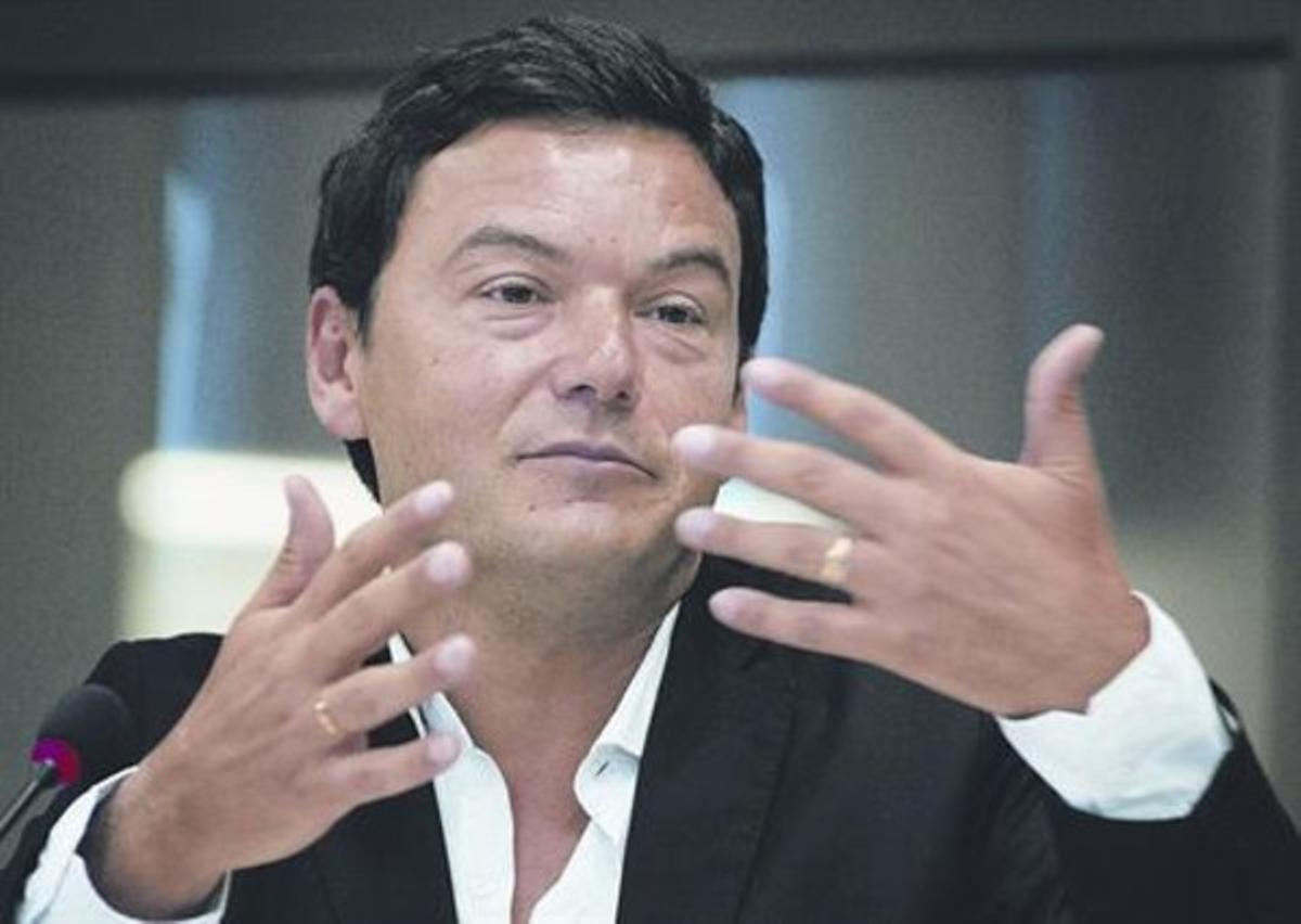 El economista Thomas Pikkety, en su despachode la Escuela de Economía de París, en una imagen de archivo El economista Thomas Pikkety, en su despachode la Escuela de Economía de París, en una imagen de archivo
