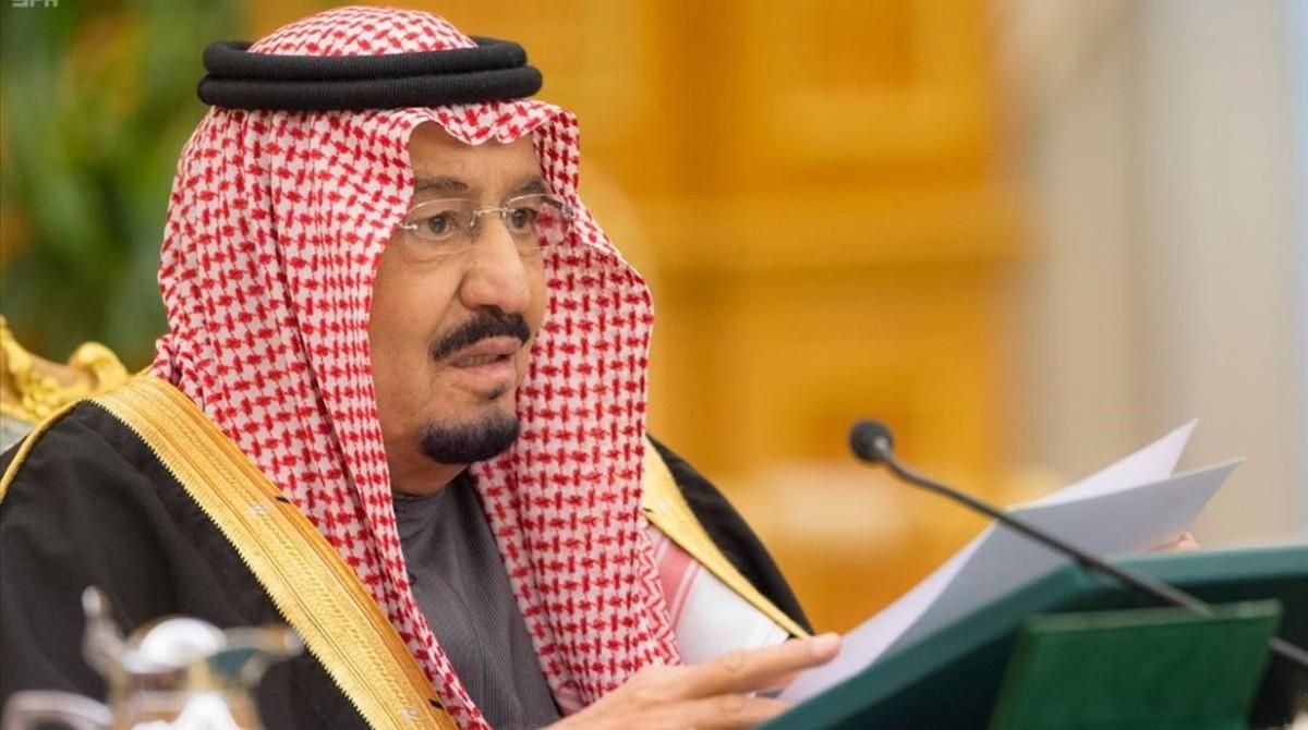 El rey Salmán, durante la presentación del presupuesto saudí para el 2017, en Riad, el 22 de diciembre. El rey Salmán, durante la presentación del presupuesto saudí para el 2017, en Riad, el 22 de diciembre.