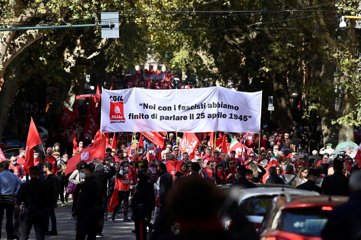 Manifestación en Roma tras el ataque fascista al sindicato mayoritario de Italia. Manifestación en Roma tras el ataque fascista al sindicato mayoritario de Italia.