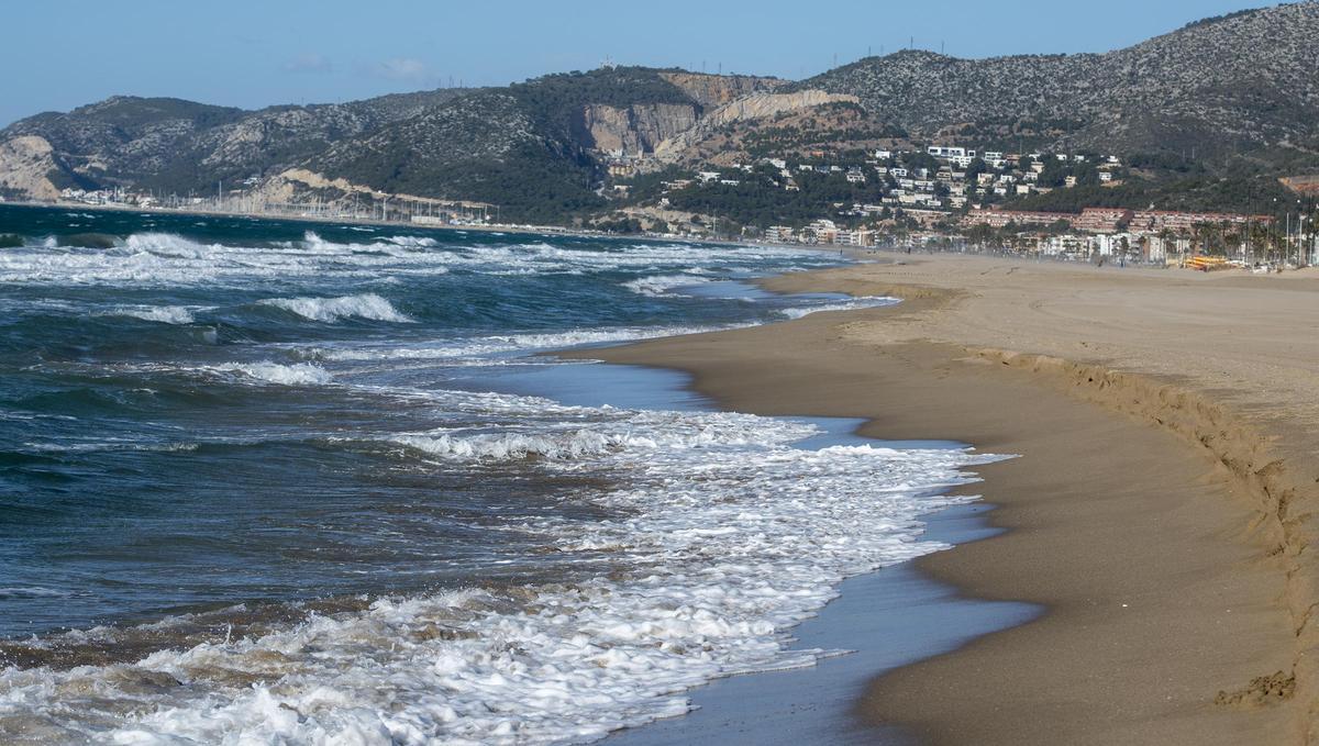 La playa de Castelldefels. La playa de Castelldefels.