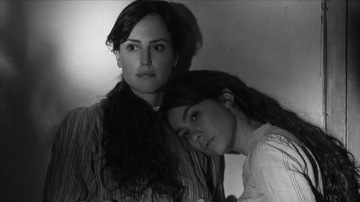 Una imagen de ’Elisa y Marcela’. Una imagen de ’Elisa y Marcela’.