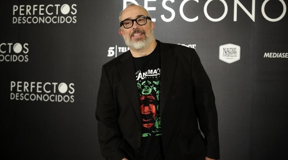 Álex de la Iglesia, durante la presentación de ’Perfectos desconocidos’, que se estrena el viernes. Álex de la Iglesia, durante la presentación de ’Perfectos desconocidos’, que se estrena el viernes.