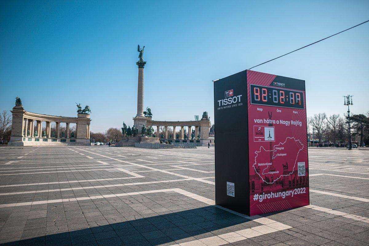 Un cronómetro en Budapest indica las horas que faltan para iniciar el Giro.