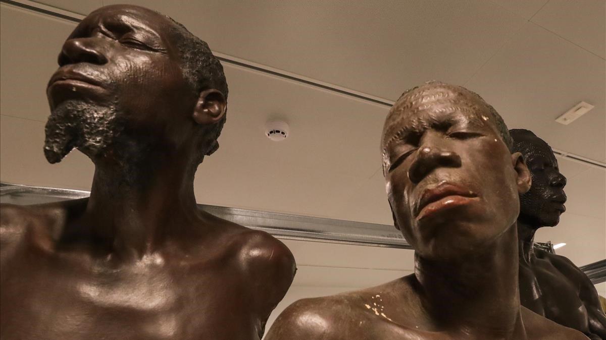 Estatuas en el Africa Museo, que reabre este domingo tras cinco años de profunda renovación