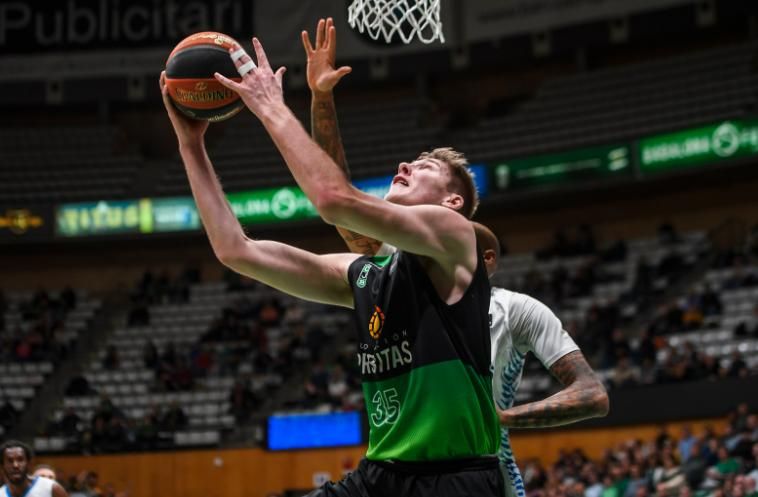 Birgander firma su mejor partido con el Joventut ante el colista