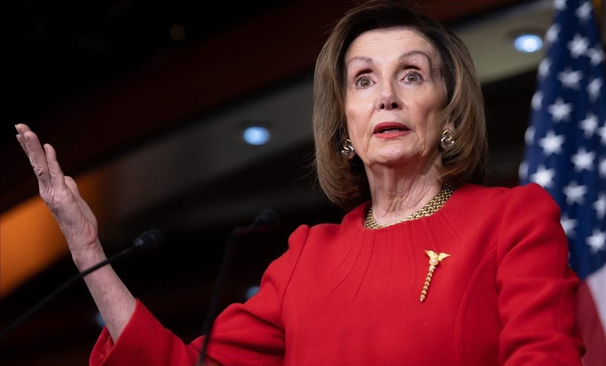 Nancy Pelosi rompe el confinamiento para ir a un salón de belleza