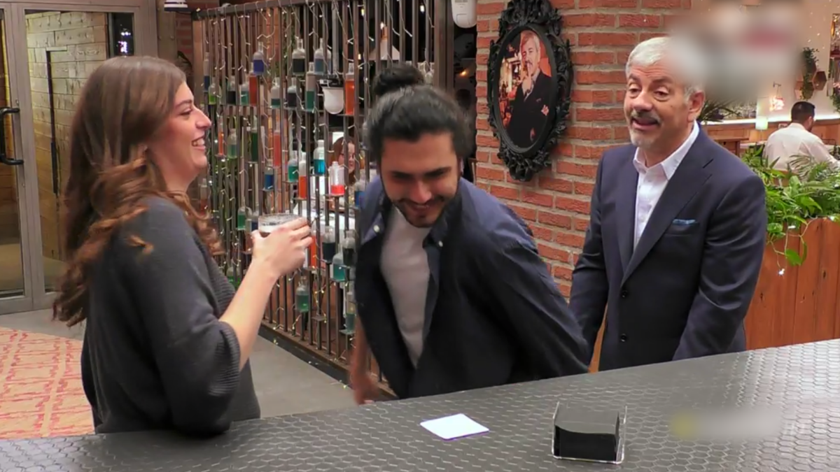 Teresa, Diomar y Carlos Sobera en ’First Dates’. Teresa, Diomar y Carlos Sobera en ’First Dates’.