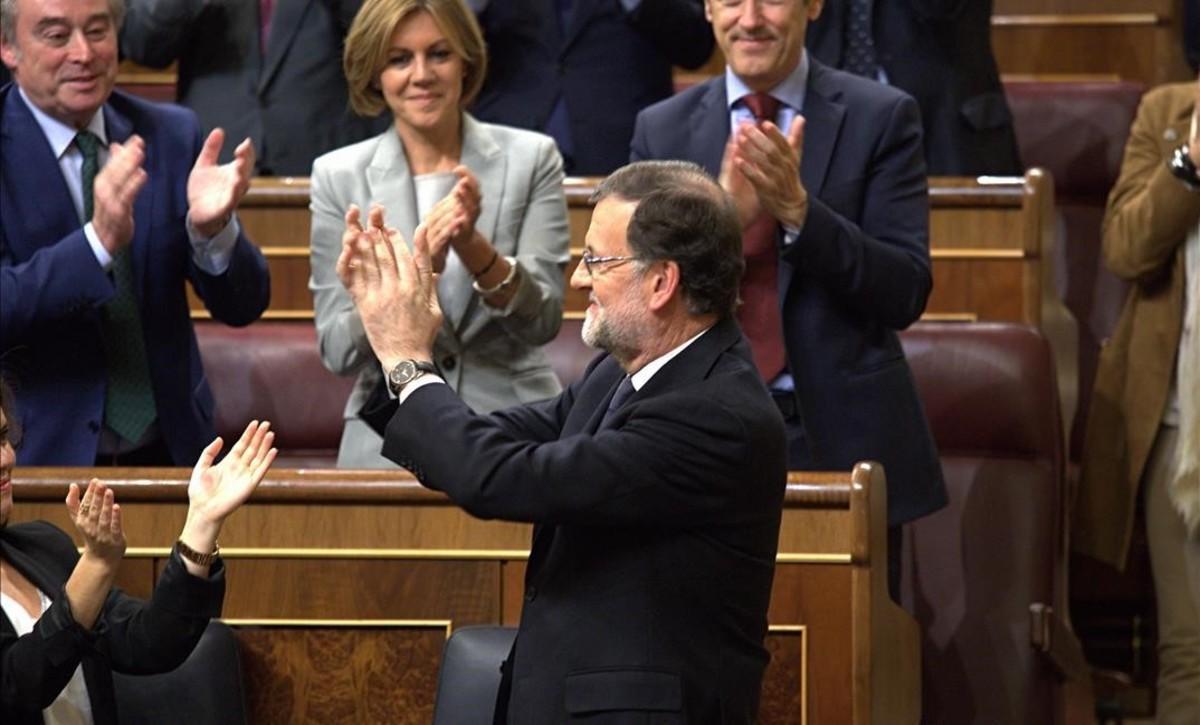 El presidente del Gobierno, Mariano Rajoy, tras ser reelegido por el Congreso. 