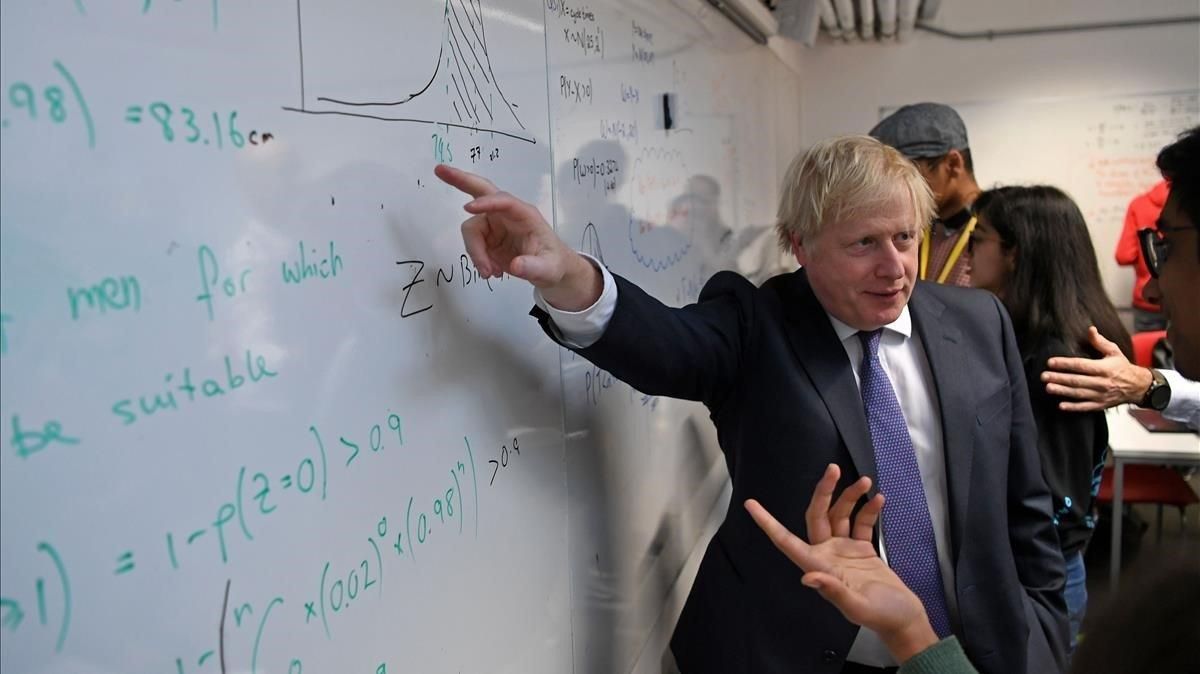 El primer ministro británico, Boris Johnson, durante una visita hoy lunes al King’s College de la Univerdidad de Londres. El primer ministro británico, Boris Johnson, durante una visita hoy lunes al King’s College de la Univerdidad de Londres.