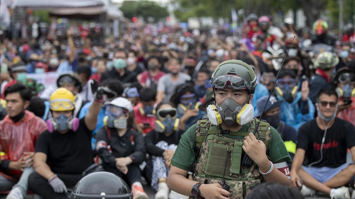 Creixen les protestes a Tailàndia contra el Govern i la monarquia
