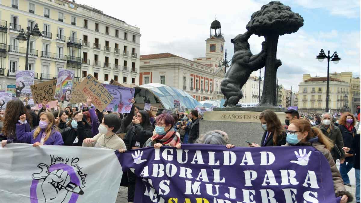 Manifestación estudiantil feminista con motivo del 8-M en la Puerta del Sol de Madrid. Manifestación estudiantil feminista con motivo del 8-M en la Puerta del Sol de Madrid.