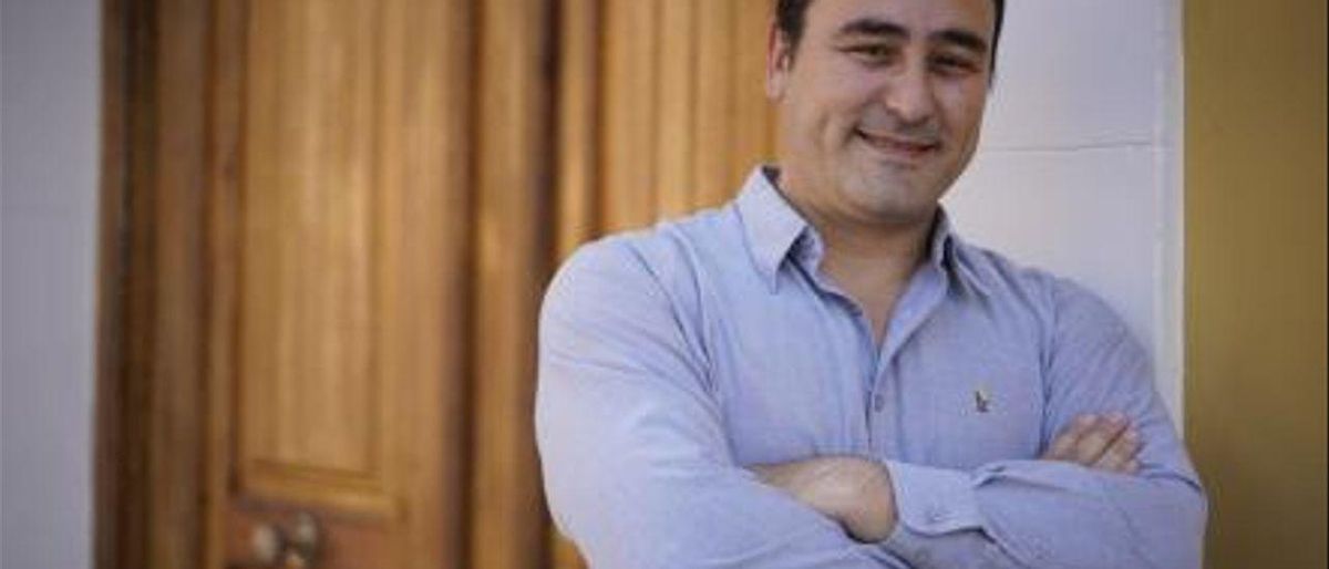 Un regidor de Vox ‘surt de l’armari’ durant el ple municipal Un regidor de Vox ‘surt de l’armari’ durant el ple municipal