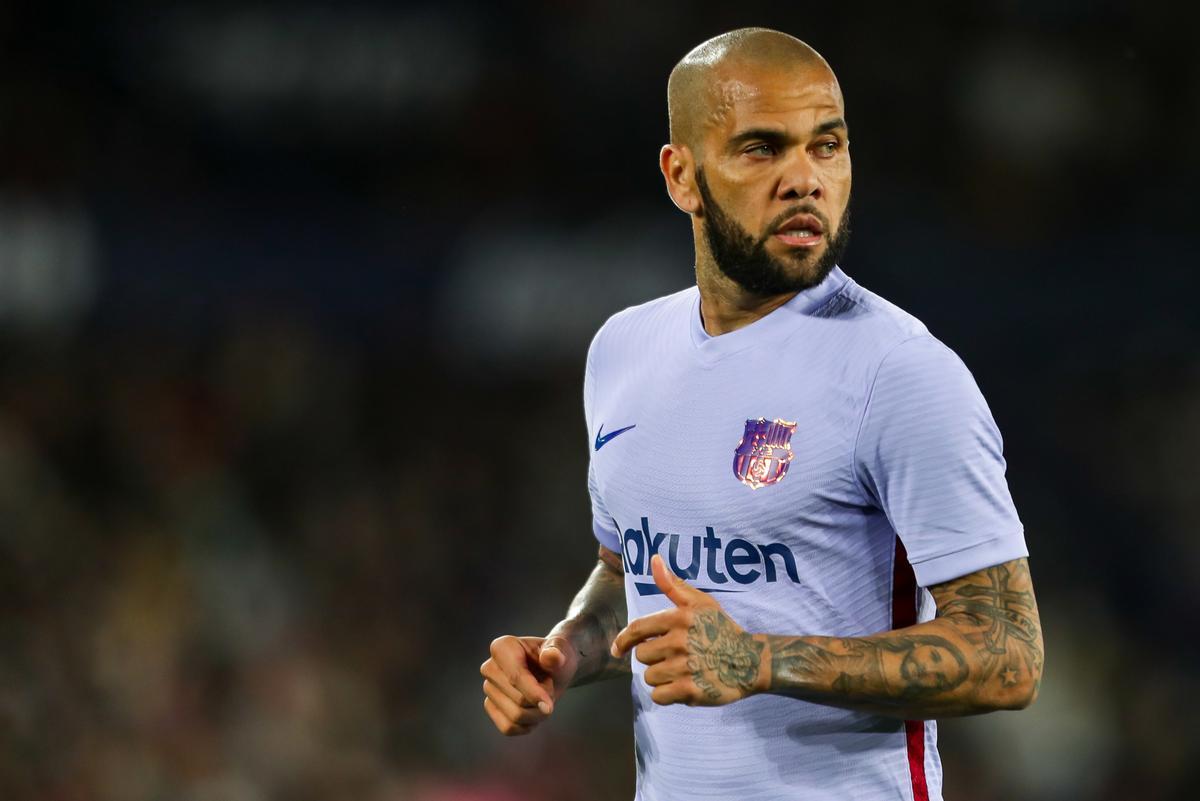 Dani Alves recurre su auto de prisión y pide su excarcelación Dani Alves recurre su auto de prisión y pide su excarcelación