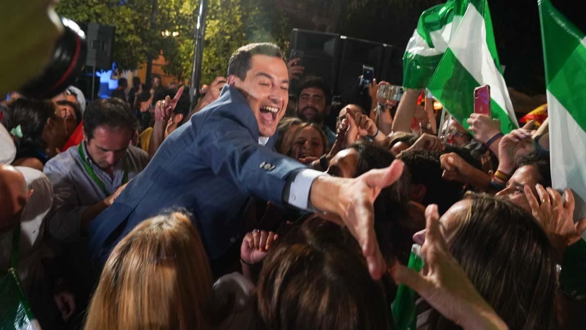 Juanma Moreno celebra su victoria en las elecciones andaluzas. Juanma Moreno celebra su victoria en las elecciones andaluzas.