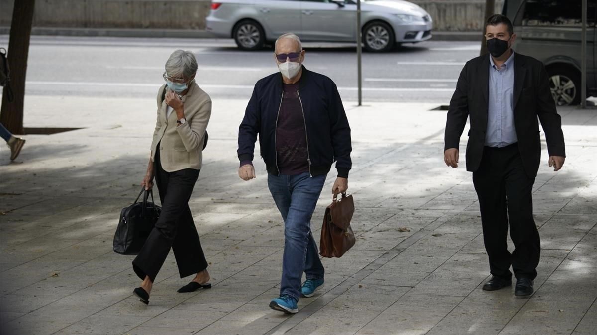 Josep Maria Mainat a su llegada a la Ciutat de la Justícia para declarar ante el juez Josep Maria Mainat a su llegada a la Ciutat de la Justícia para declarar ante el juez