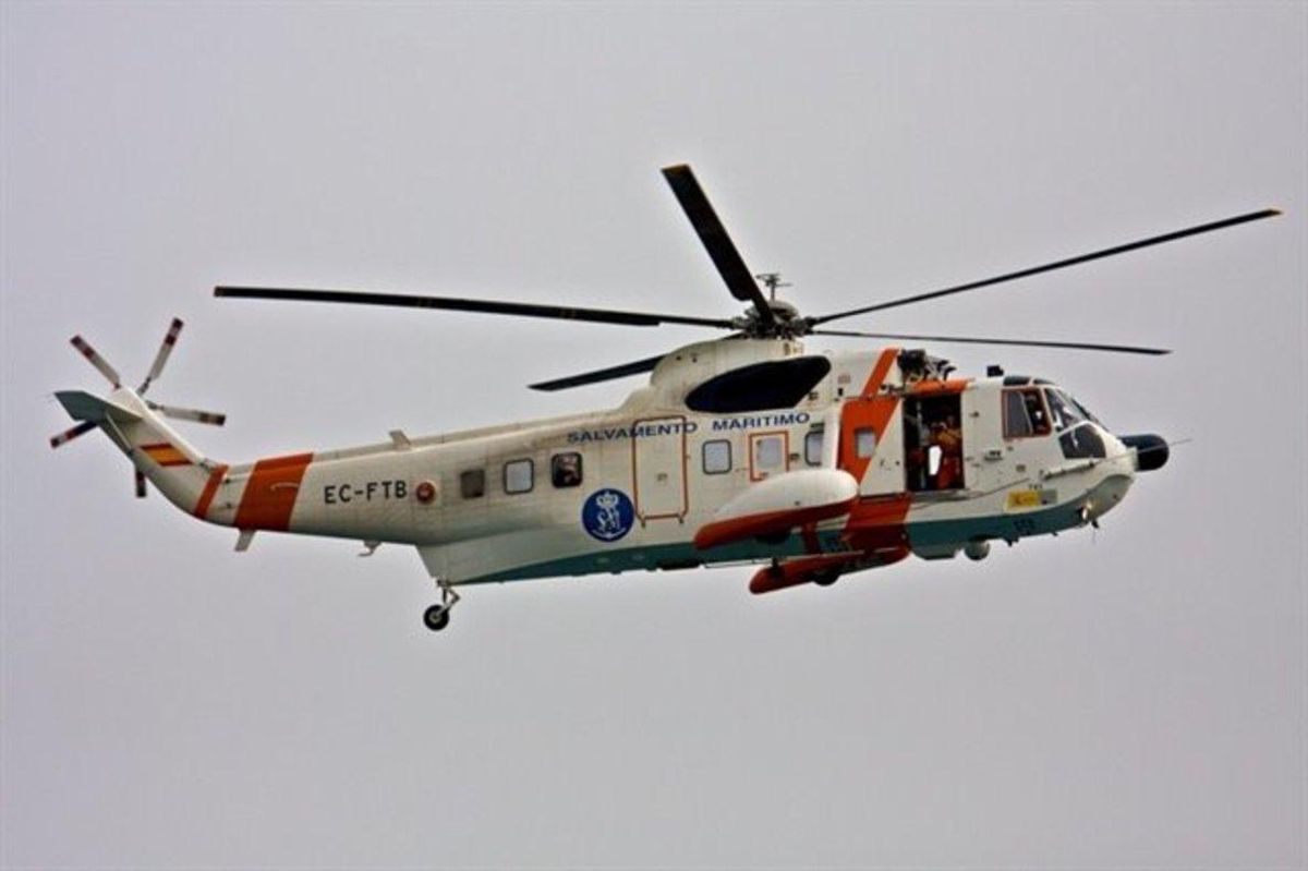 Un Helicóptero De Salvamento Marítimo. Un Helicóptero De Salvamento Marítimo.