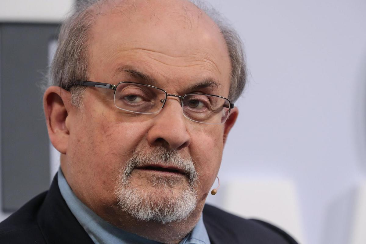 Salman Rushdie: perseguit per la traïció Salman Rushdie: perseguit per la traïció