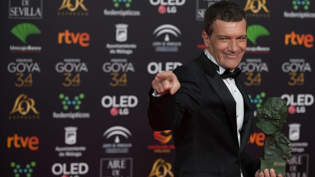 Antonio Banderas, con el Goya al mejor actor Antonio Banderas, con el Goya al mejor actor