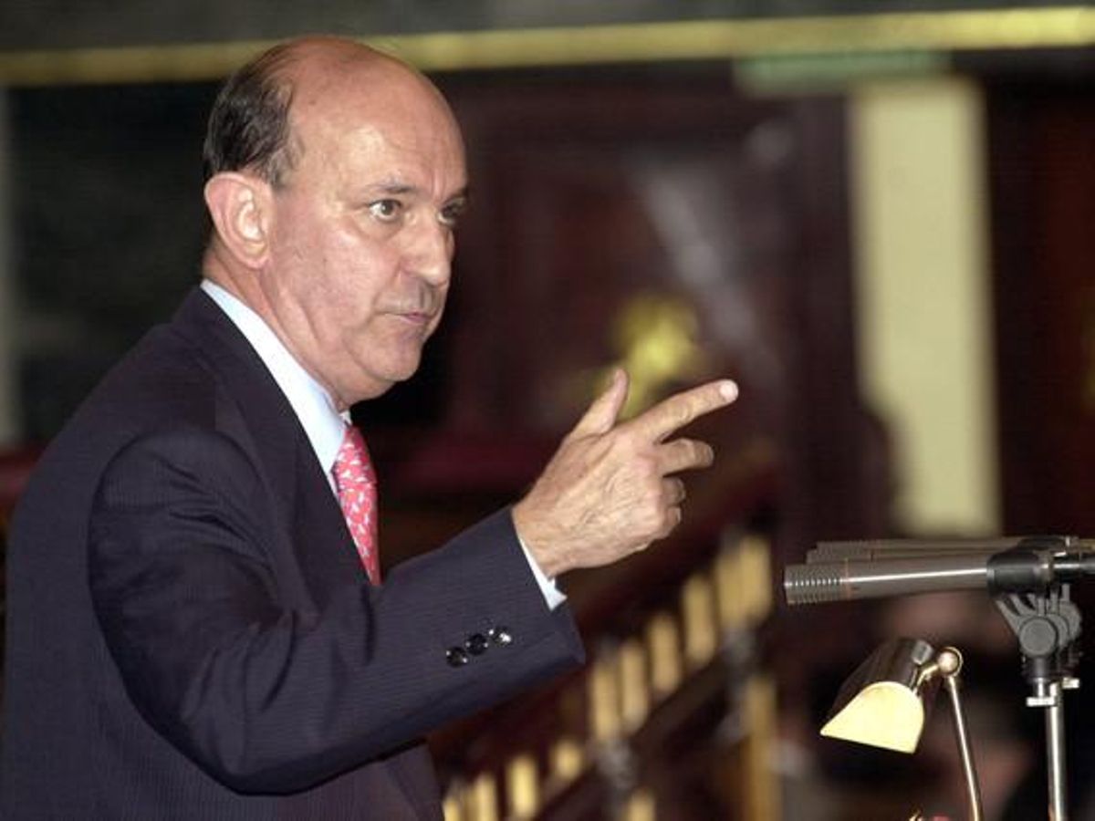 Andrés Ollero. Andrés Ollero.