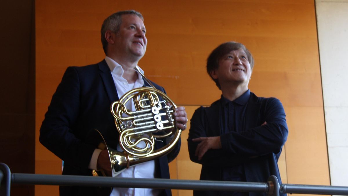El maestro nipón Kazushi Ono y solista de trompa de la Filarmónica de Berlín, Stefan Dohr, en el Auditori. El maestro nipón Kazushi Ono y solista de trompa de la Filarmónica de Berlín, Stefan Dohr, en el Auditori.