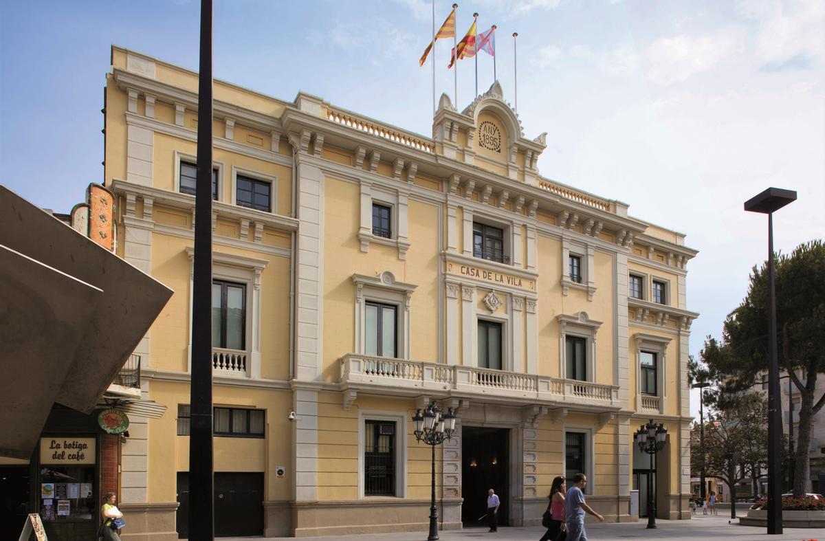 Fachada del Ayuntamiento de L’Hospitalet de Llobregat.