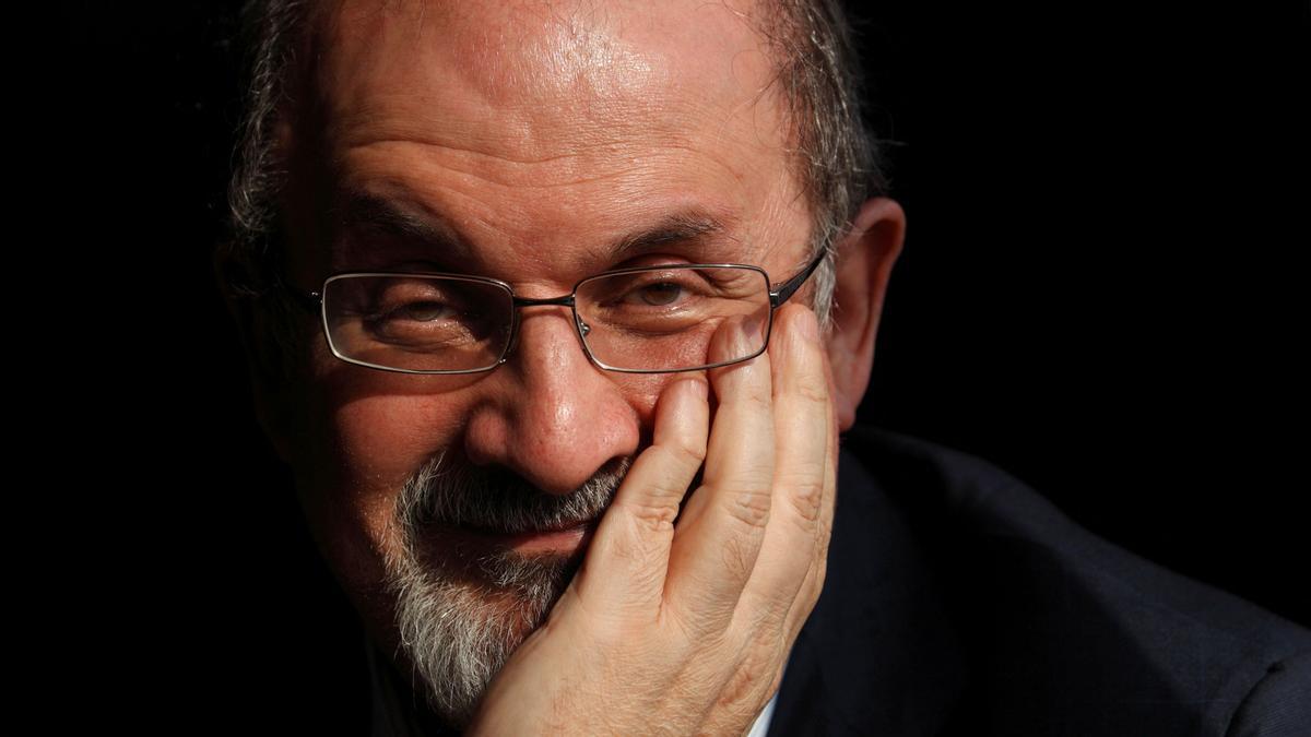 La premsa conservadora de l’Iran felicita l’agressor de Salman Rushdie