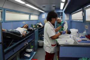 Interior de un autobús del Banc de Sang instalado en Manresa.