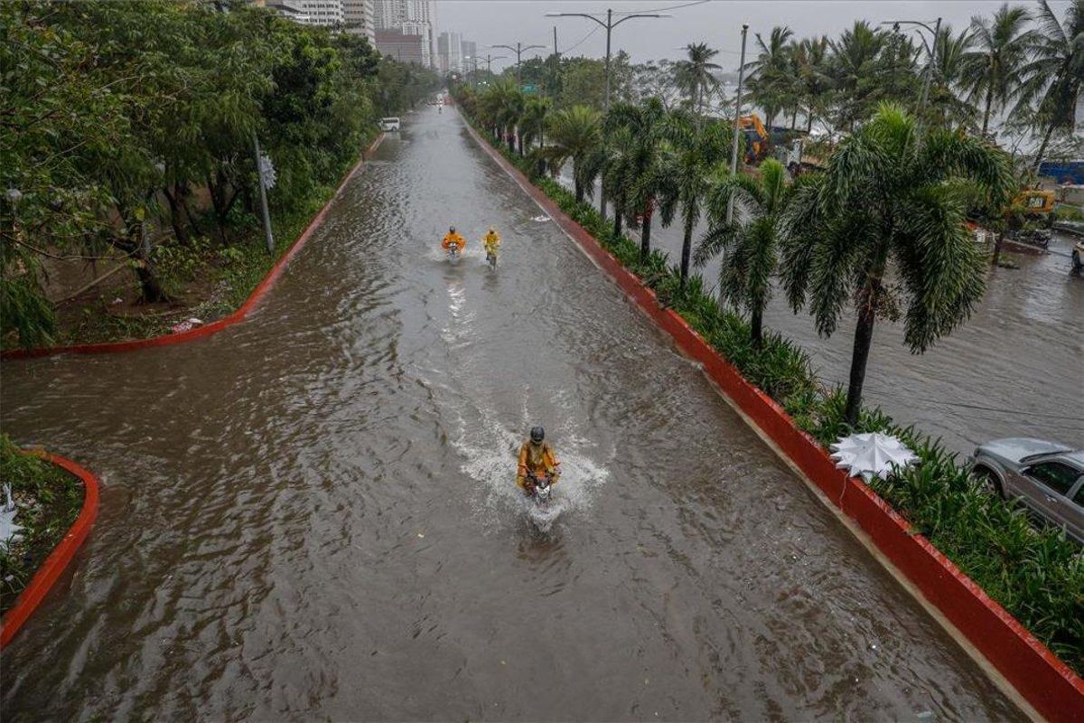 Inundaciones por las fuertes lluvias en Filipinas. Inundaciones por las fuertes lluvias en Filipinas.