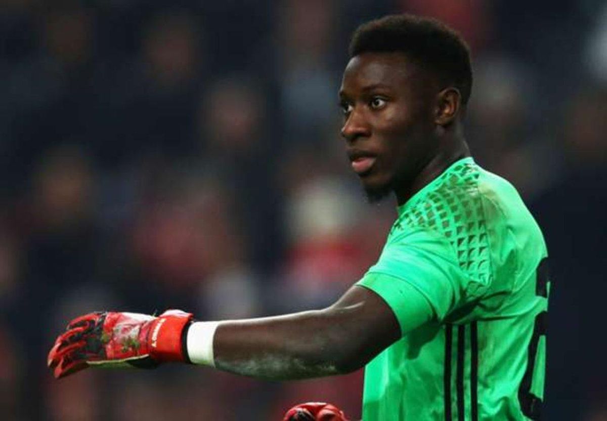 Onana, portero del Ajax. Onana, portero del Ajax.
