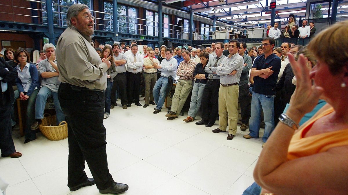 Antonio Franco, en 2006, cuando dejó la dirección del diario, no sin antes recordar a la redacción el rumbo a seguir. Antonio Franco, en 2006, cuando dejó la dirección del diario, no sin antes recordar a la redacción el rumbo a seguir.