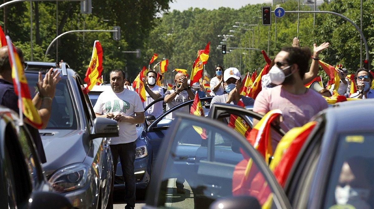 Demòcrates contra populistes Demòcrates contra populistes